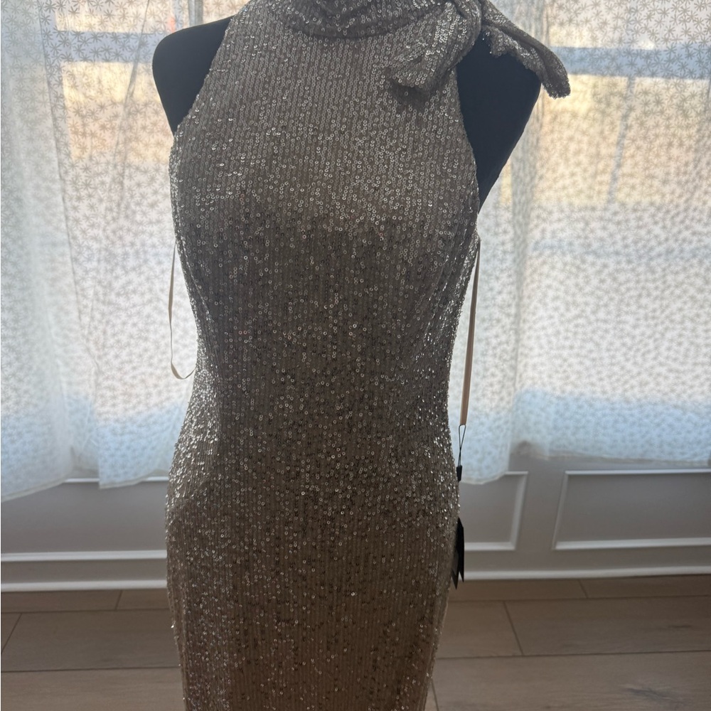 Amazing Mac Duggal Strapless Silver with Gold underlay Sequin Dress - Picture 6 of 7
